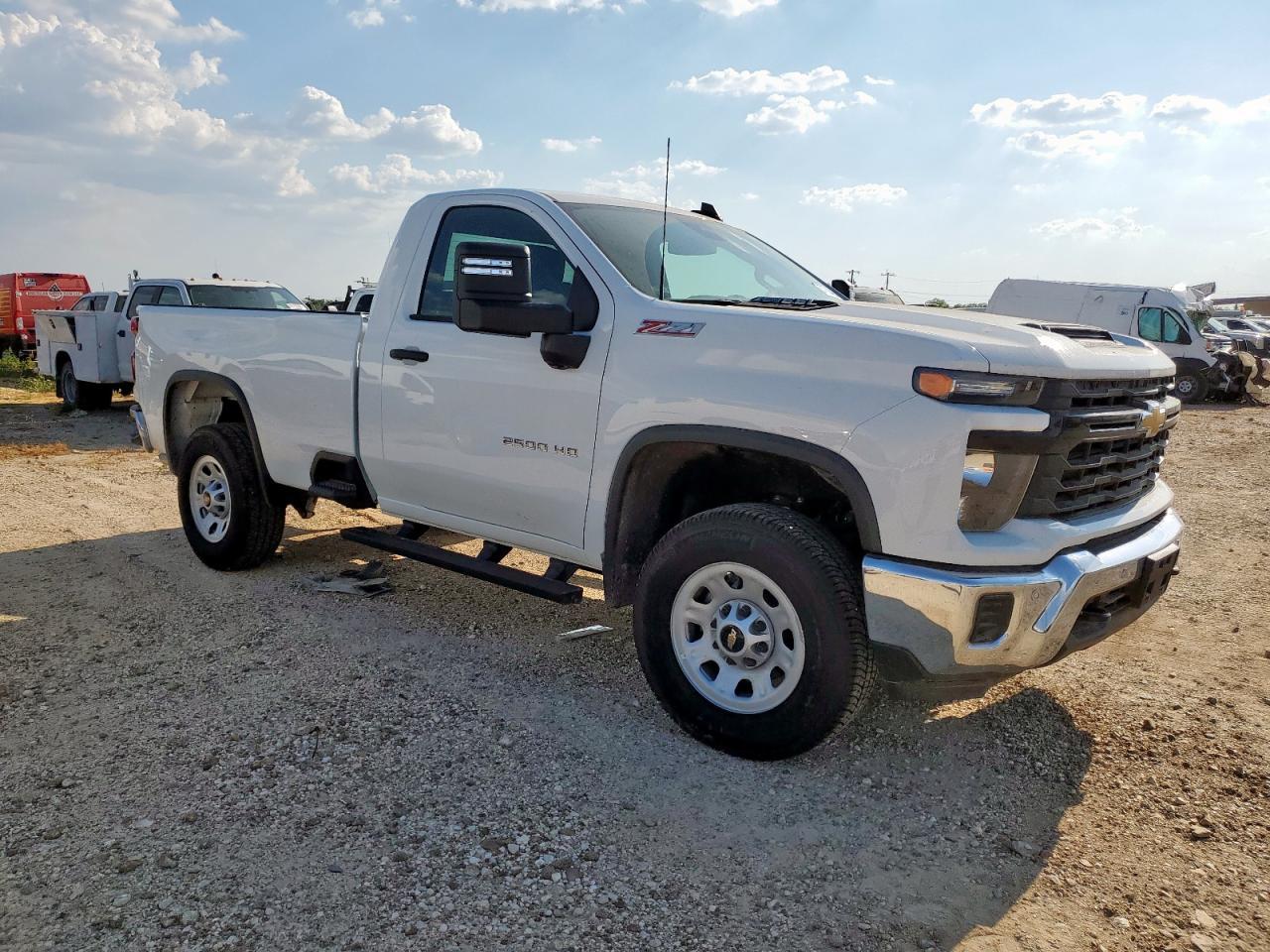 2025 CHEVROLET Silverado