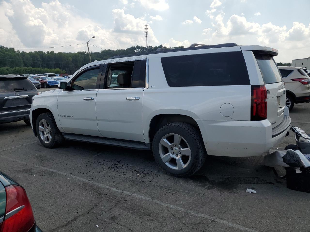 2016 CHEVROLET Suburban