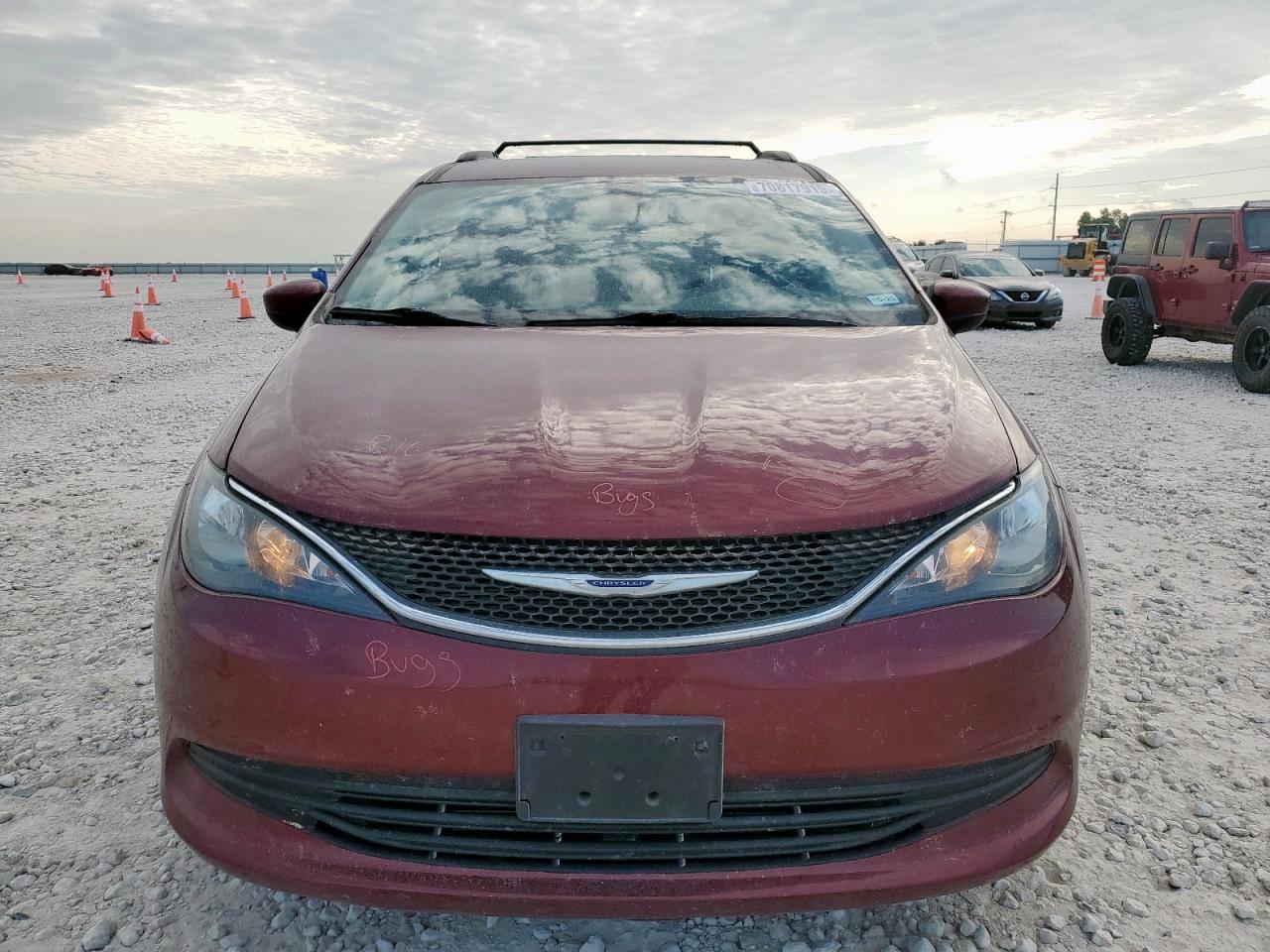 2020 CHRYSLER Voyager