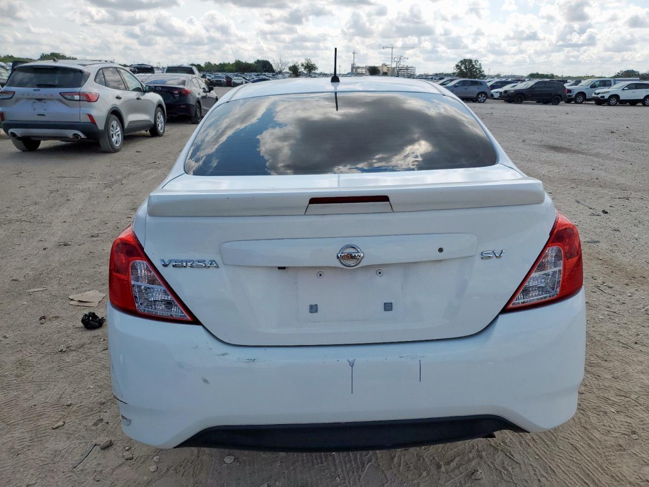 2019 NISSAN VERSA