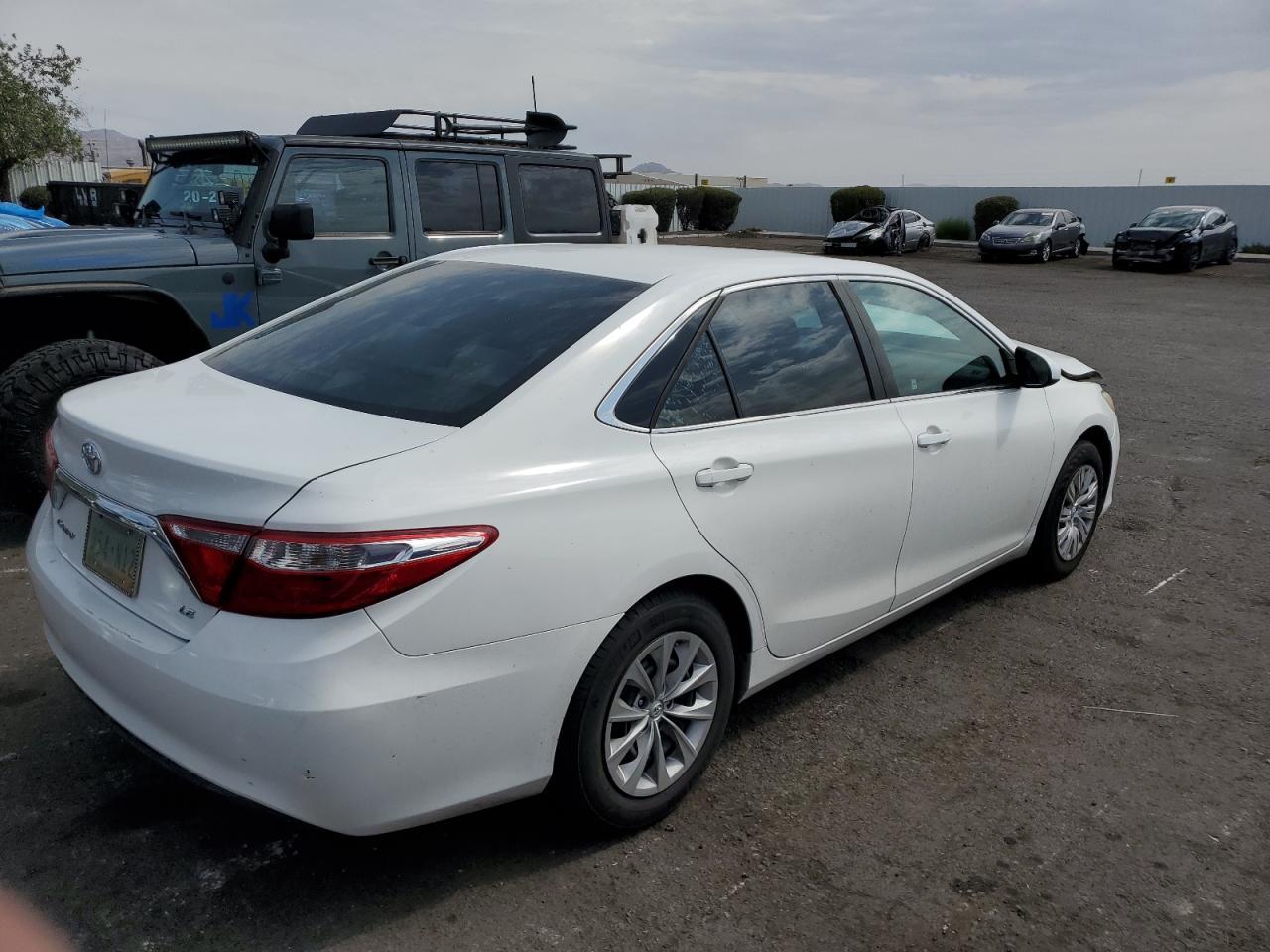 2016 TOYOTA CAMRY