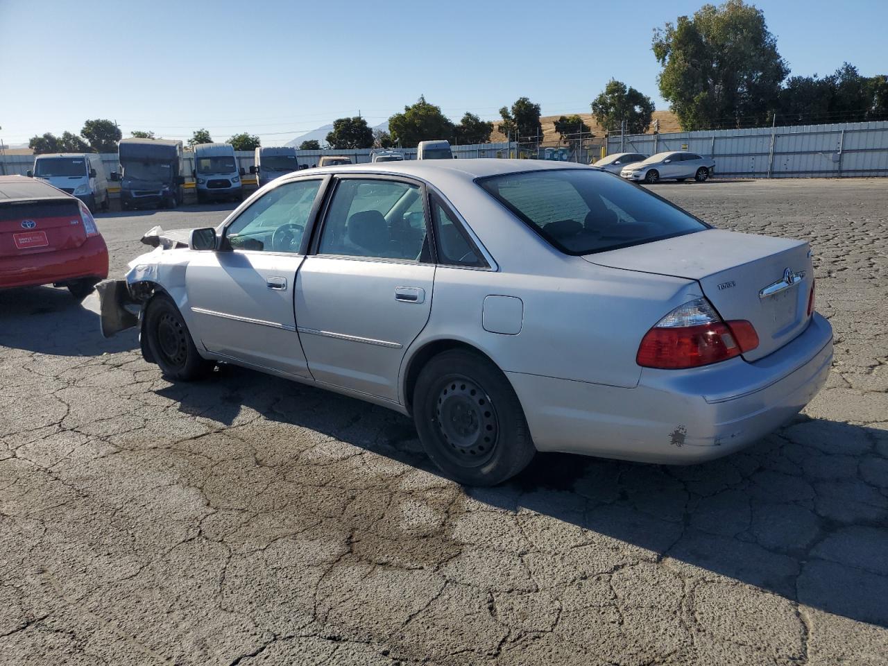 2003 TOYOTA Avalon