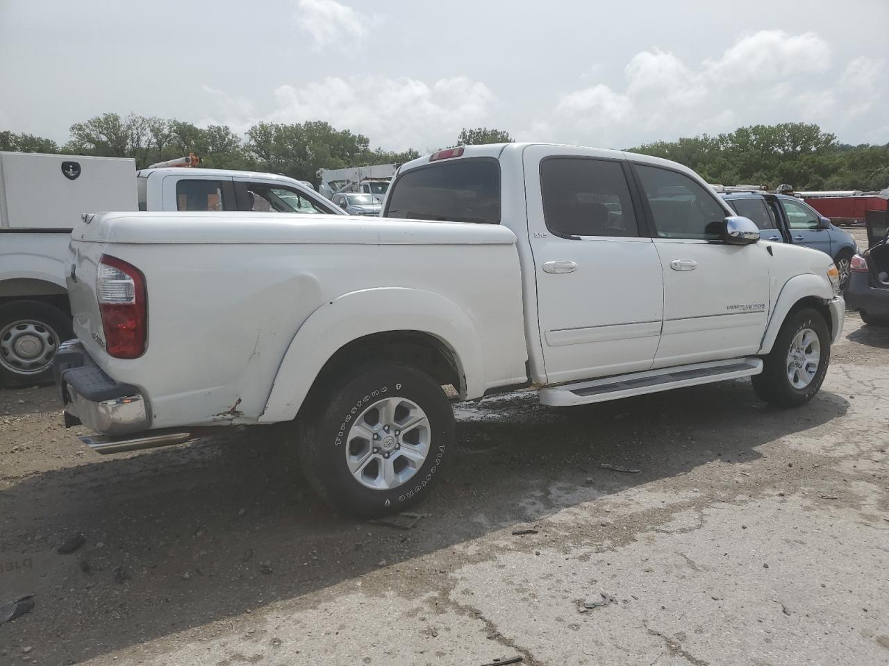 2004 TOYOTA TUNDRA