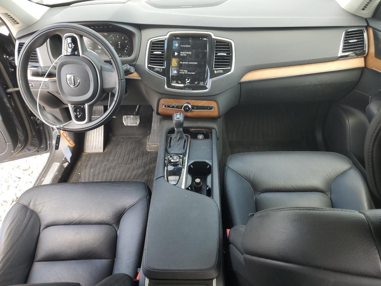 2022 VOLVO XC90