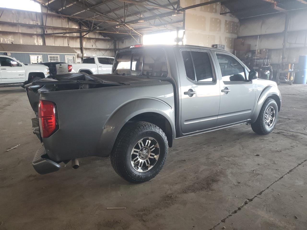 2017 NISSAN Frontier