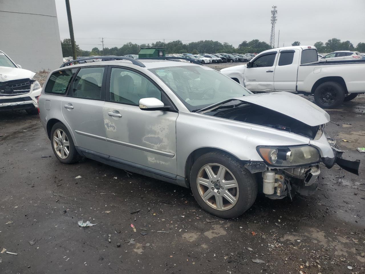2006 VOLVO V50