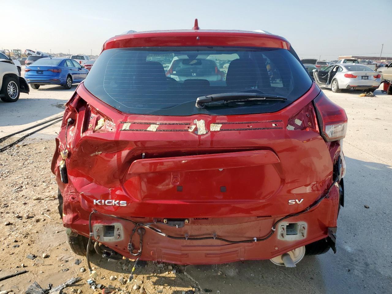 2023 NISSAN KICKS