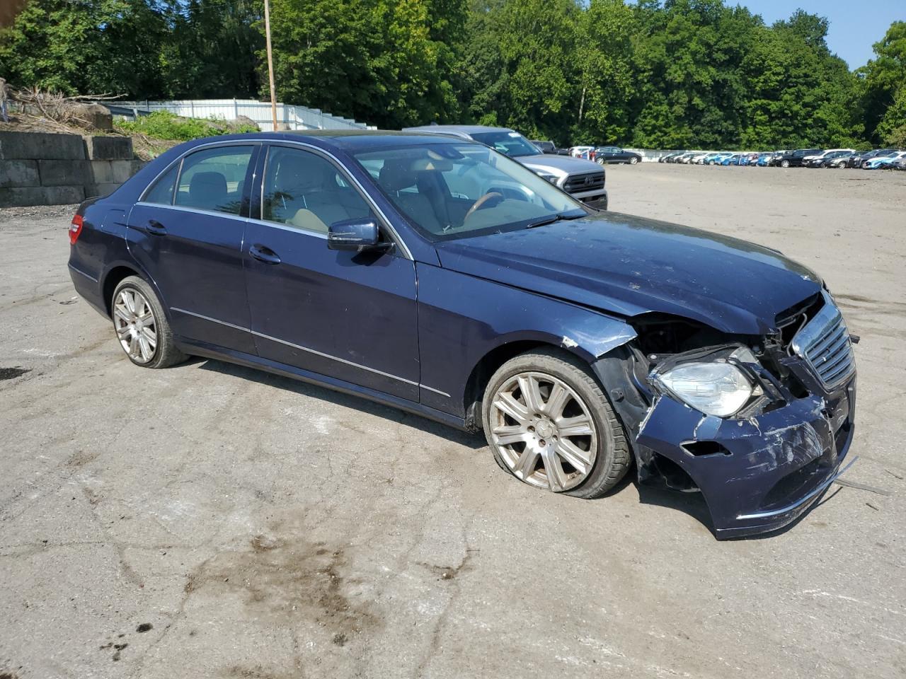 2013 MERCEDES-BENZ E-Class