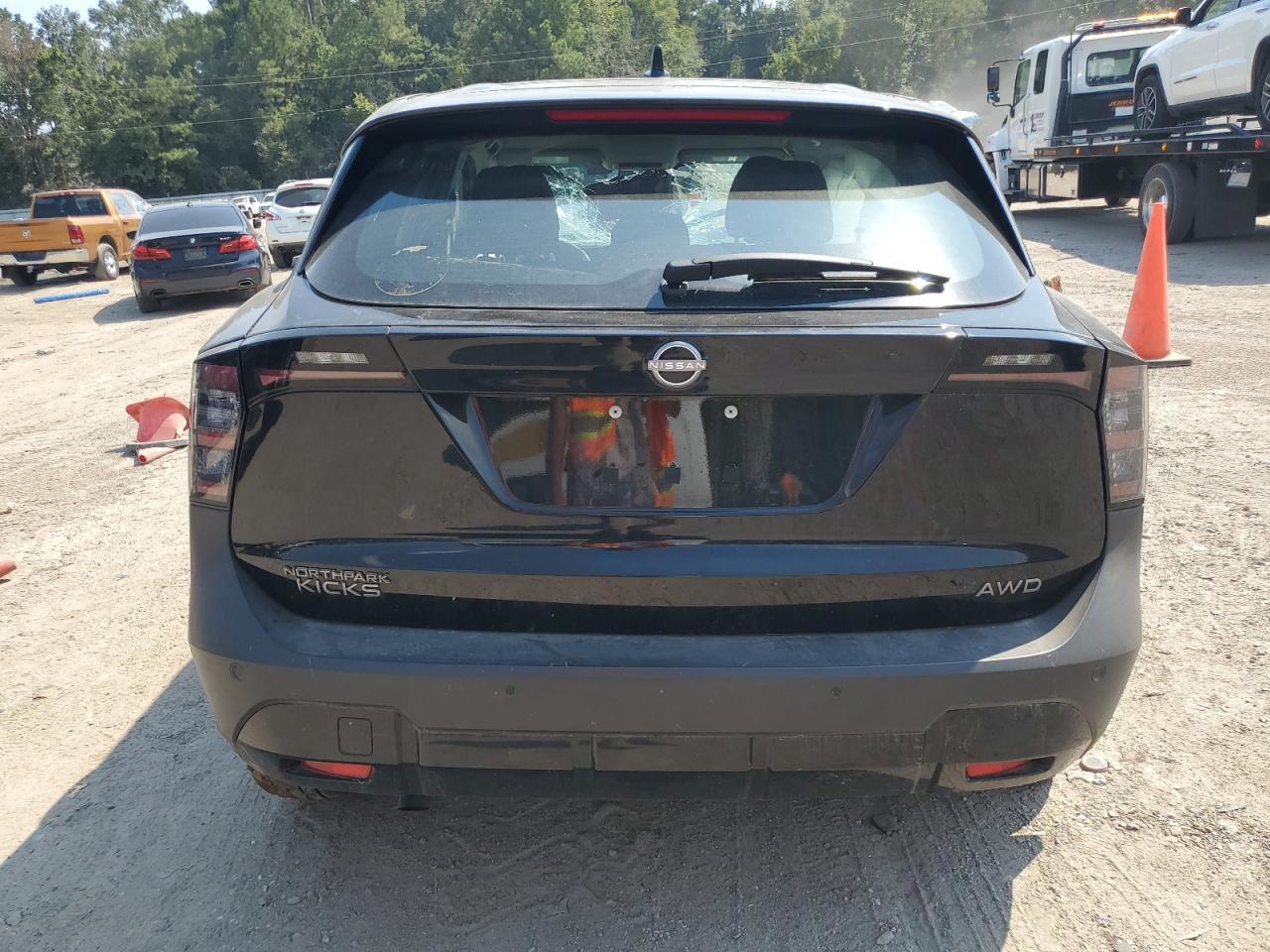2025 NISSAN KICKS