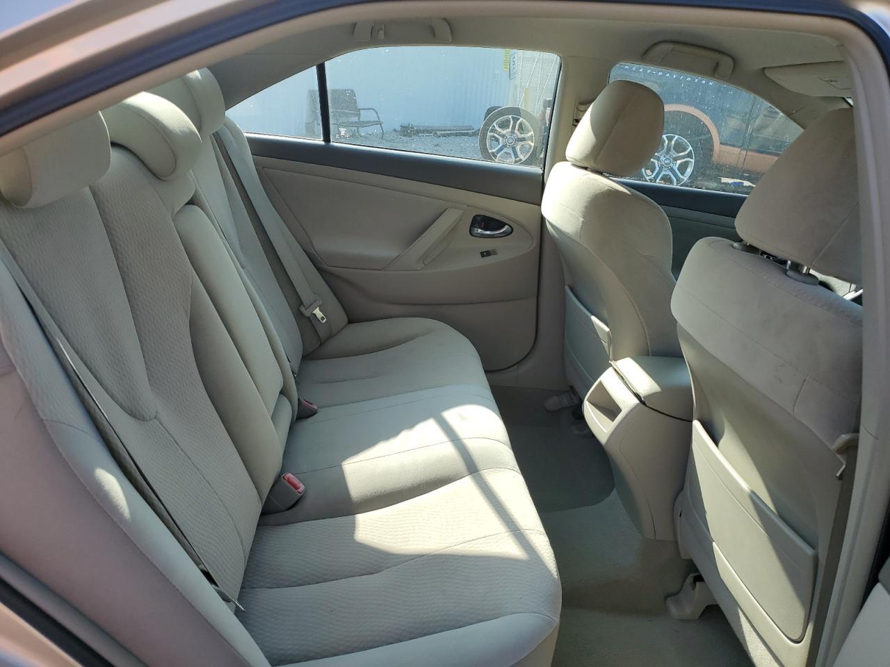 2011 TOYOTA CAMRY