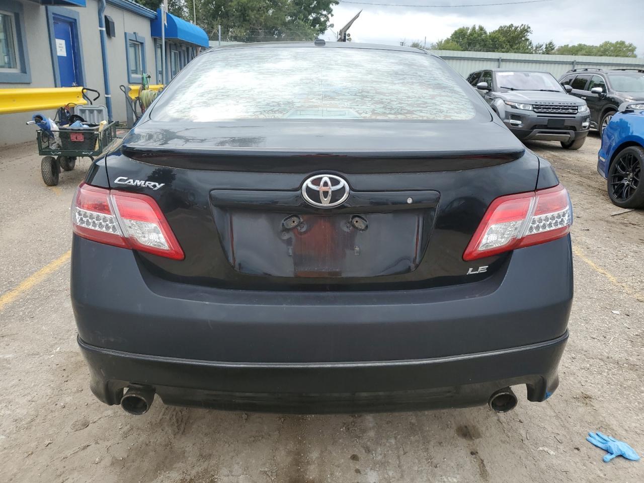 2011 TOYOTA CAMRY