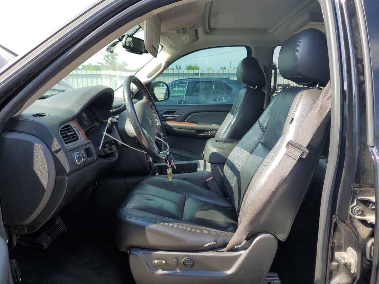 2013 CHEVROLET Suburban