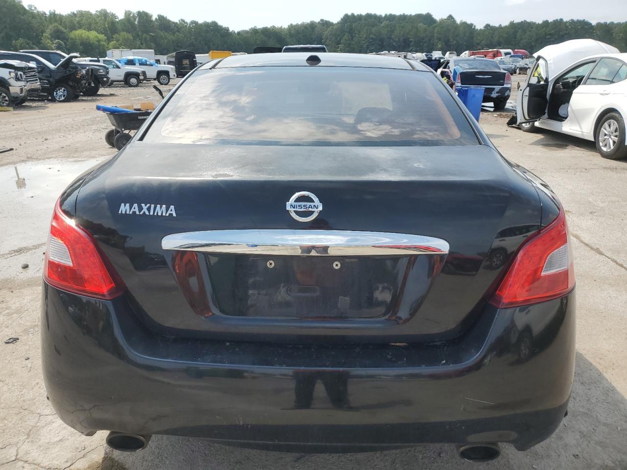 2011 NISSAN Maxima