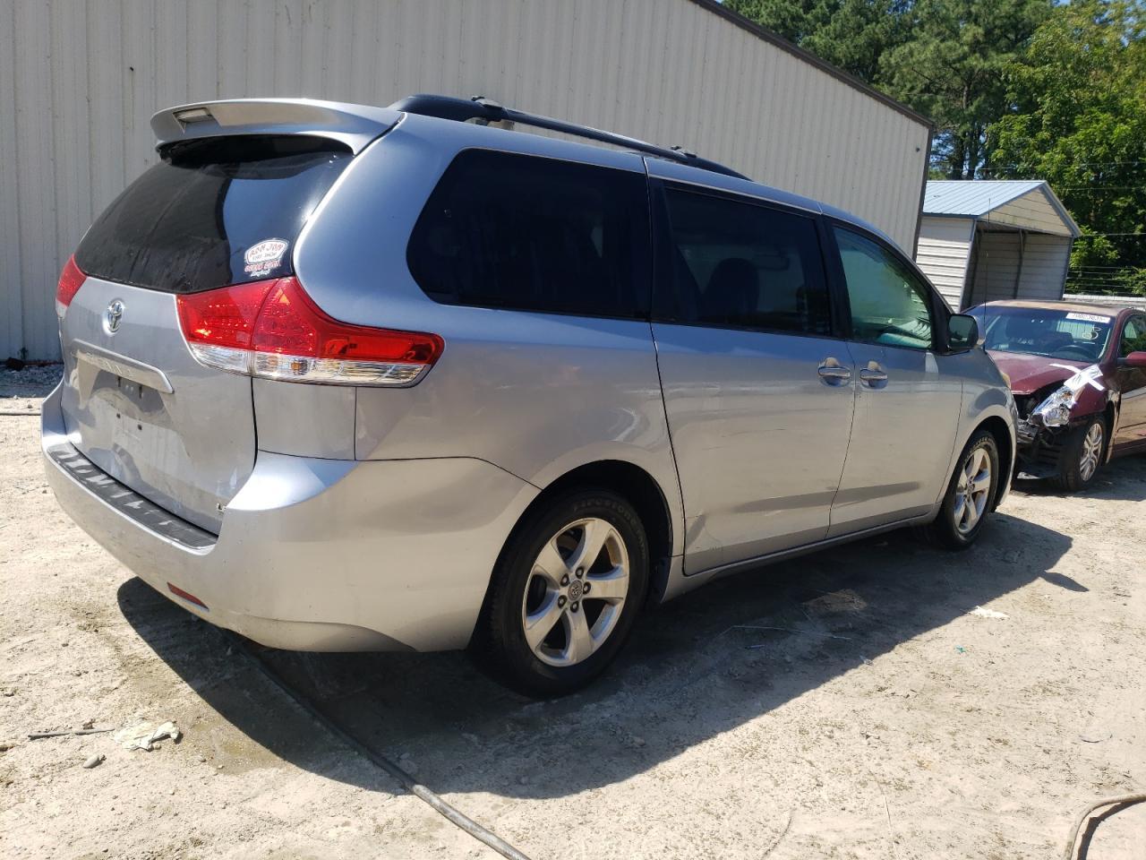 2012 TOYOTA SIENNA