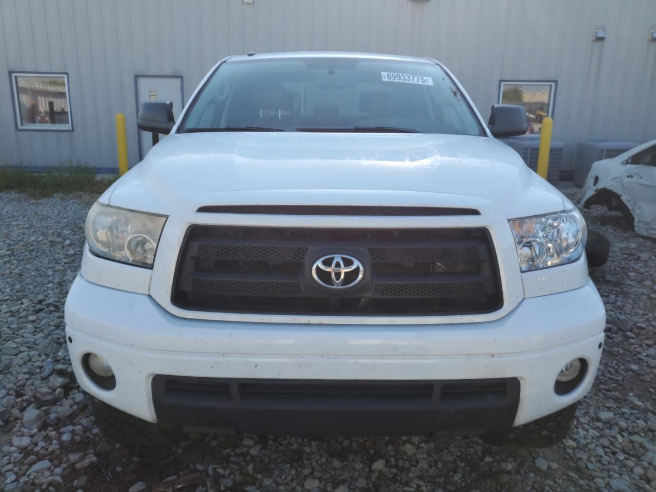 2011 TOYOTA TUNDRA