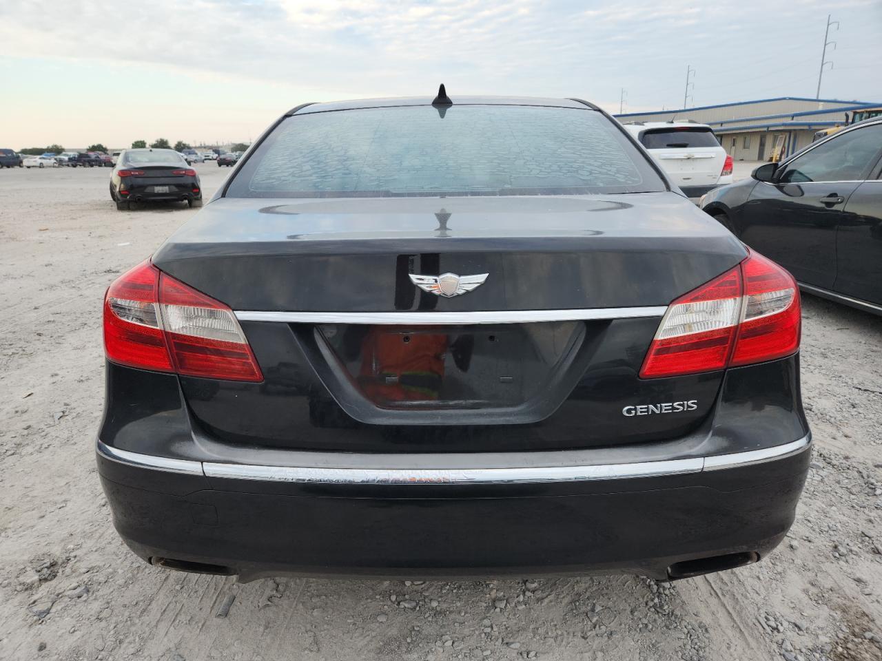 2013 HYUNDAI GENESIS