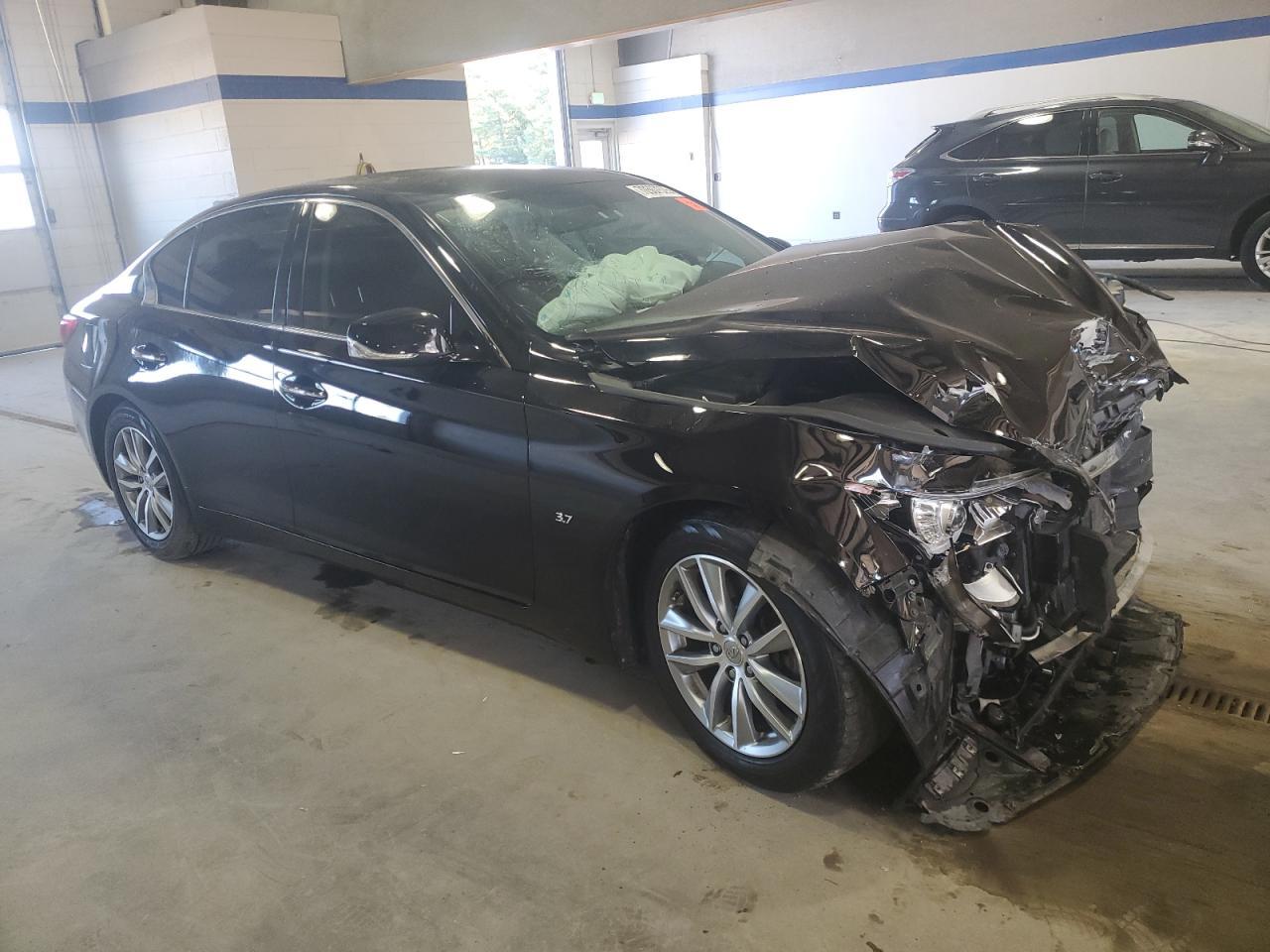 2015 INFINITI Q50