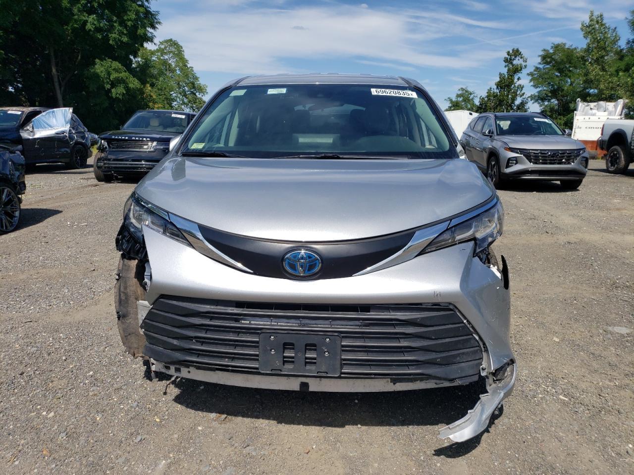 2023 TOYOTA SIENNA