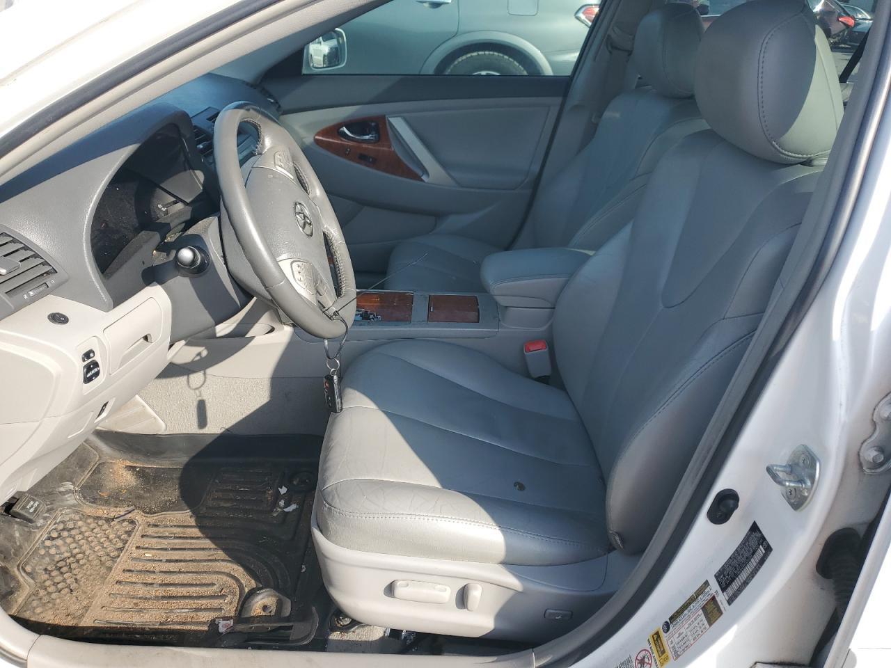 2011 TOYOTA CAMRY