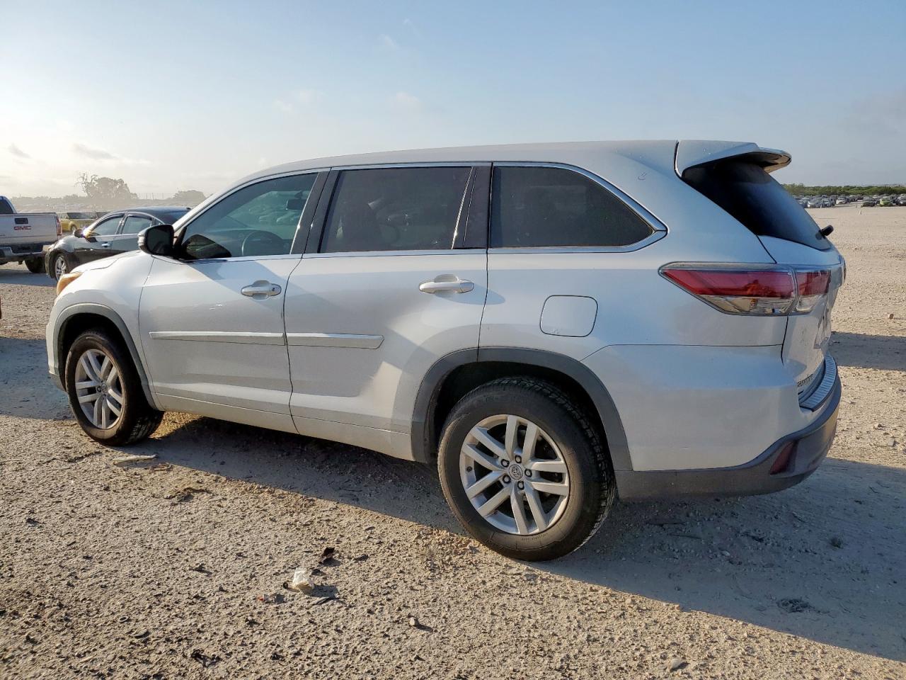 2015 TOYOTA HIGHLANDER