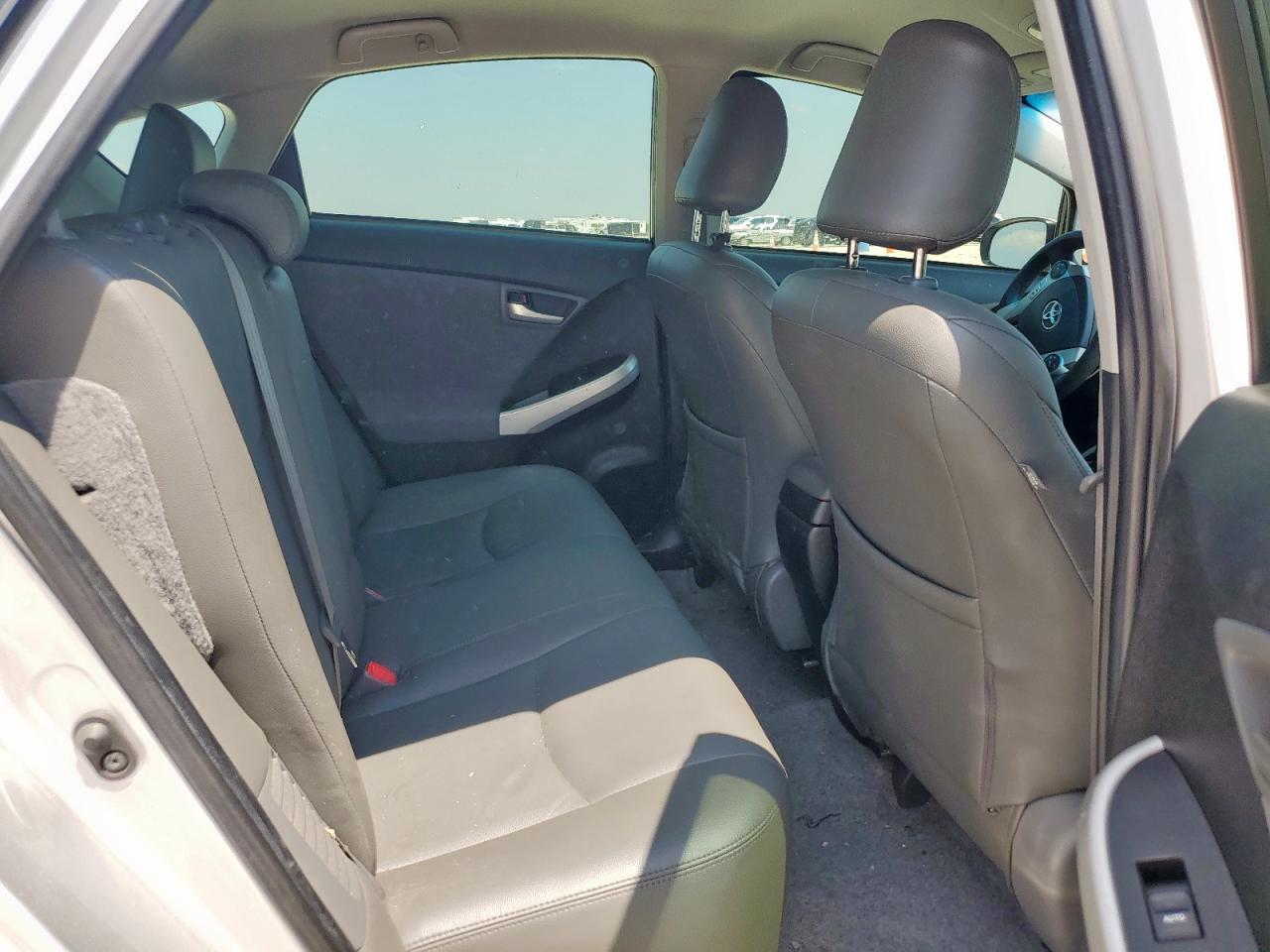 2015 TOYOTA PRIUS