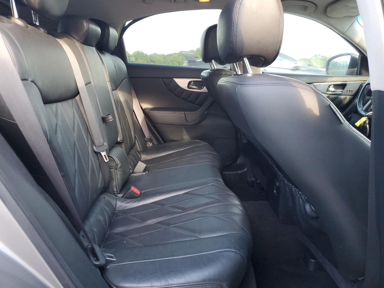 2011 INFINITI FX35