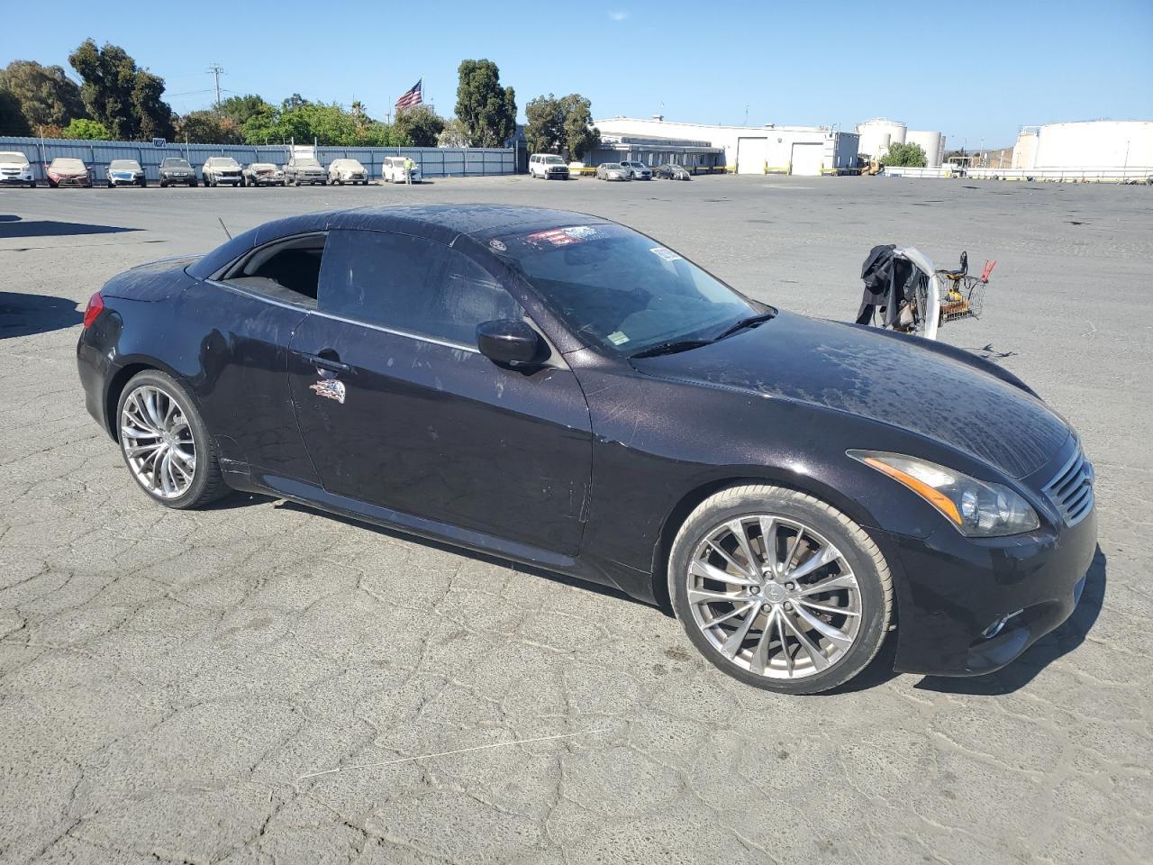 2011 INFINITI G37