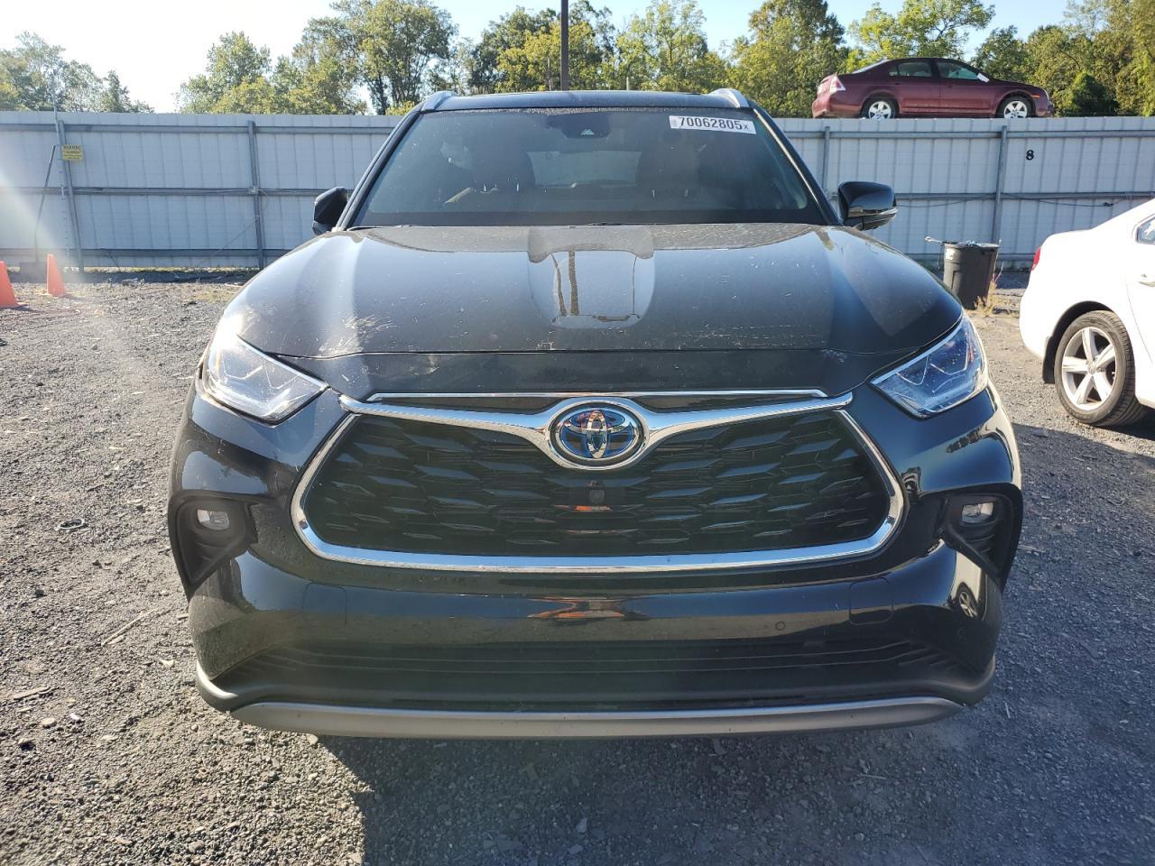 2022 TOYOTA HIGHLANDER
