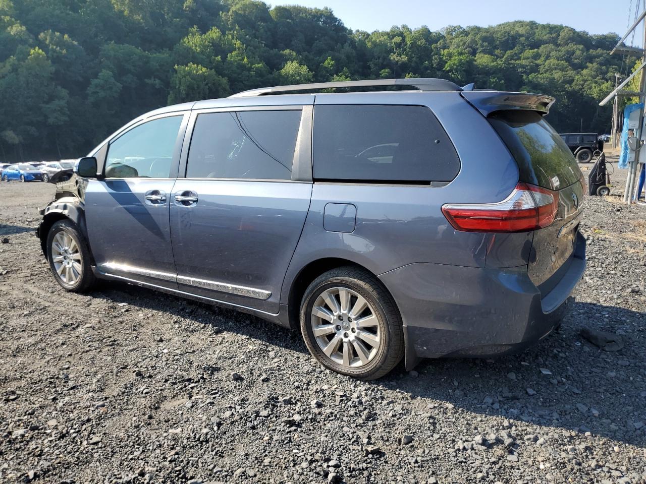 2014 TOYOTA SIENNA
