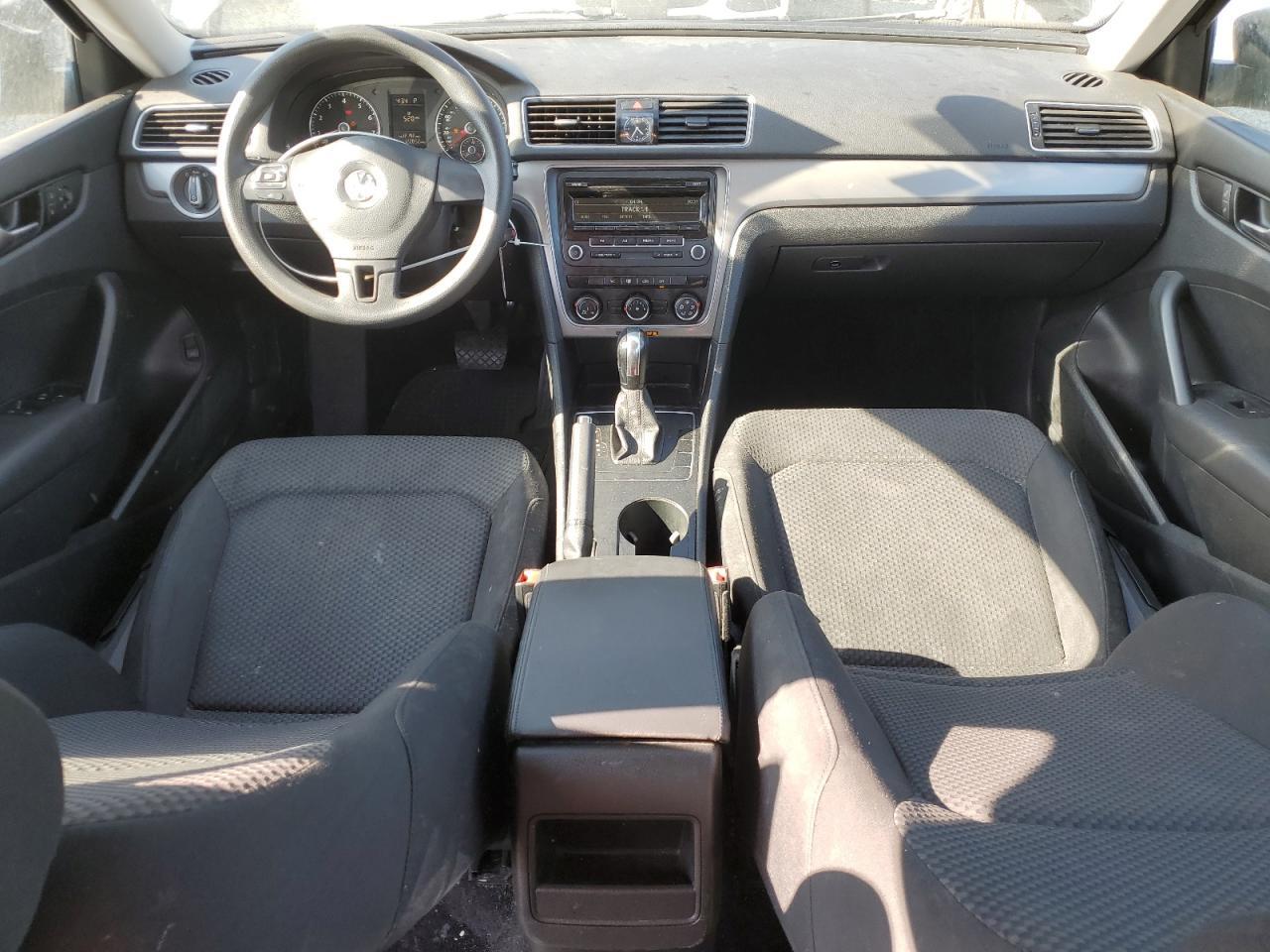 2014 VOLKSWAGEN Passat