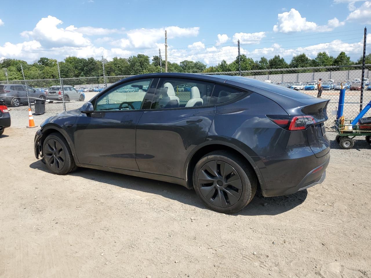 2024 TESLA MODEL Y