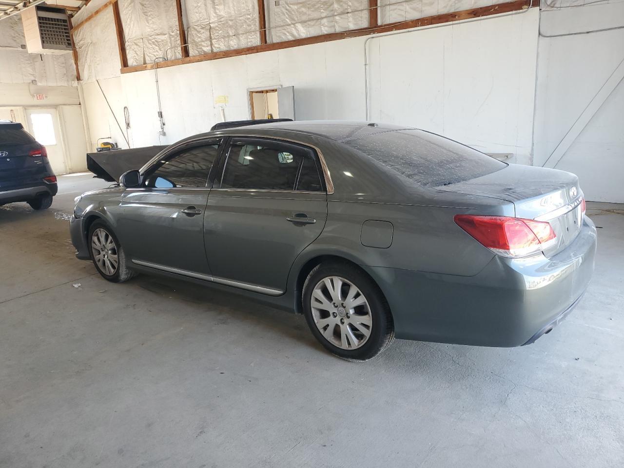 2011 TOYOTA Avalon