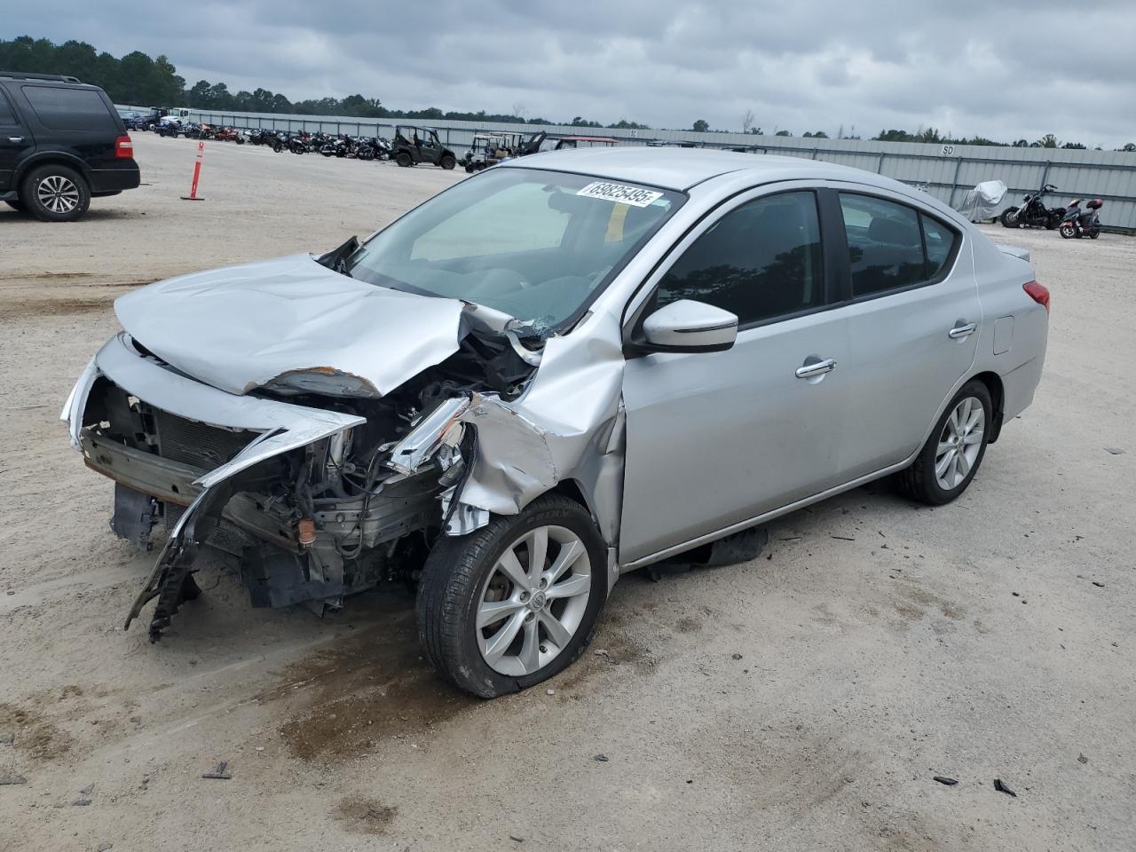 2016 NISSAN VERSA