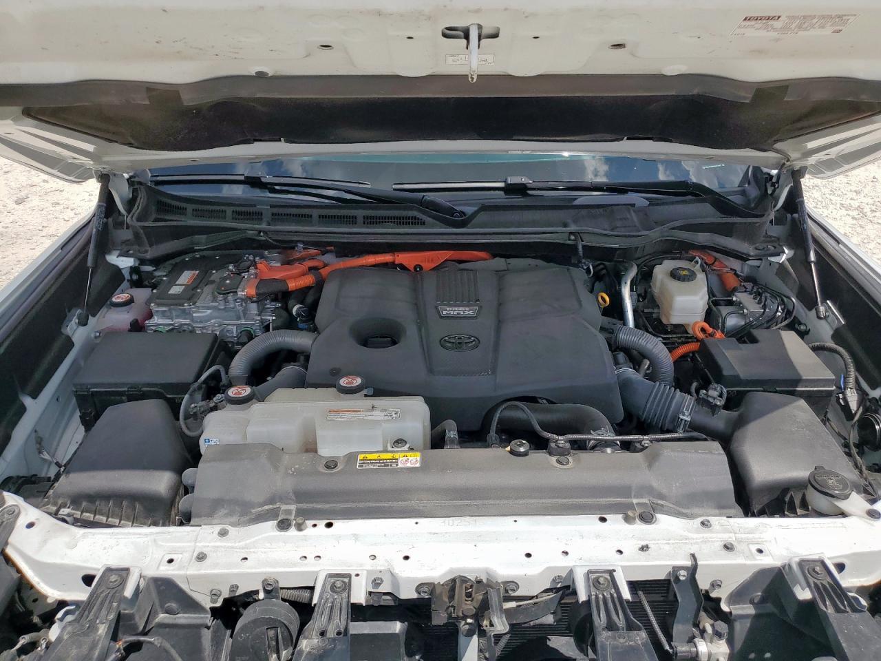 2024 TOYOTA TUNDRA