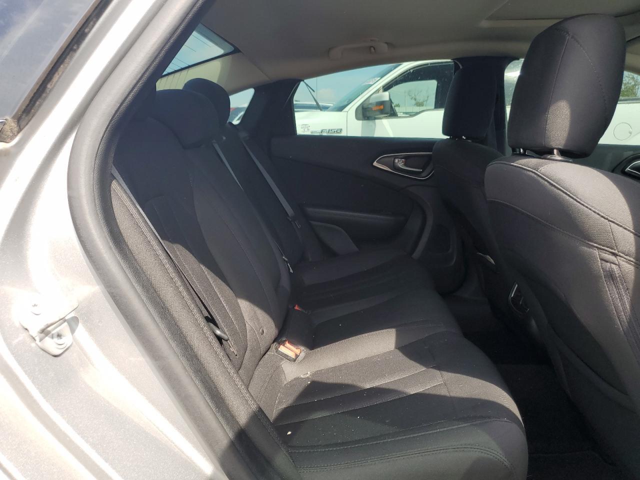 2016 CHRYSLER 200