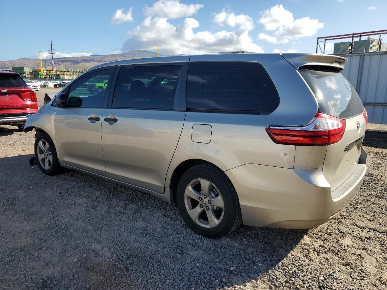 2017 TOYOTA SIENNA
