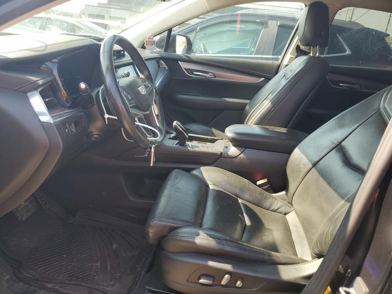 2017 CADILLAC XT5
