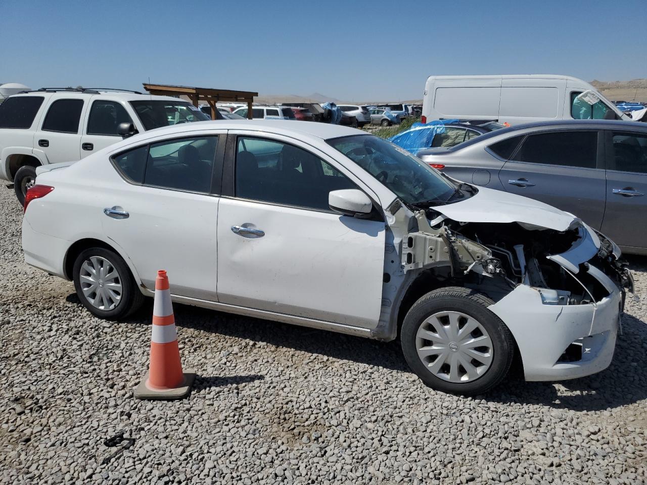 2018 NISSAN VERSA