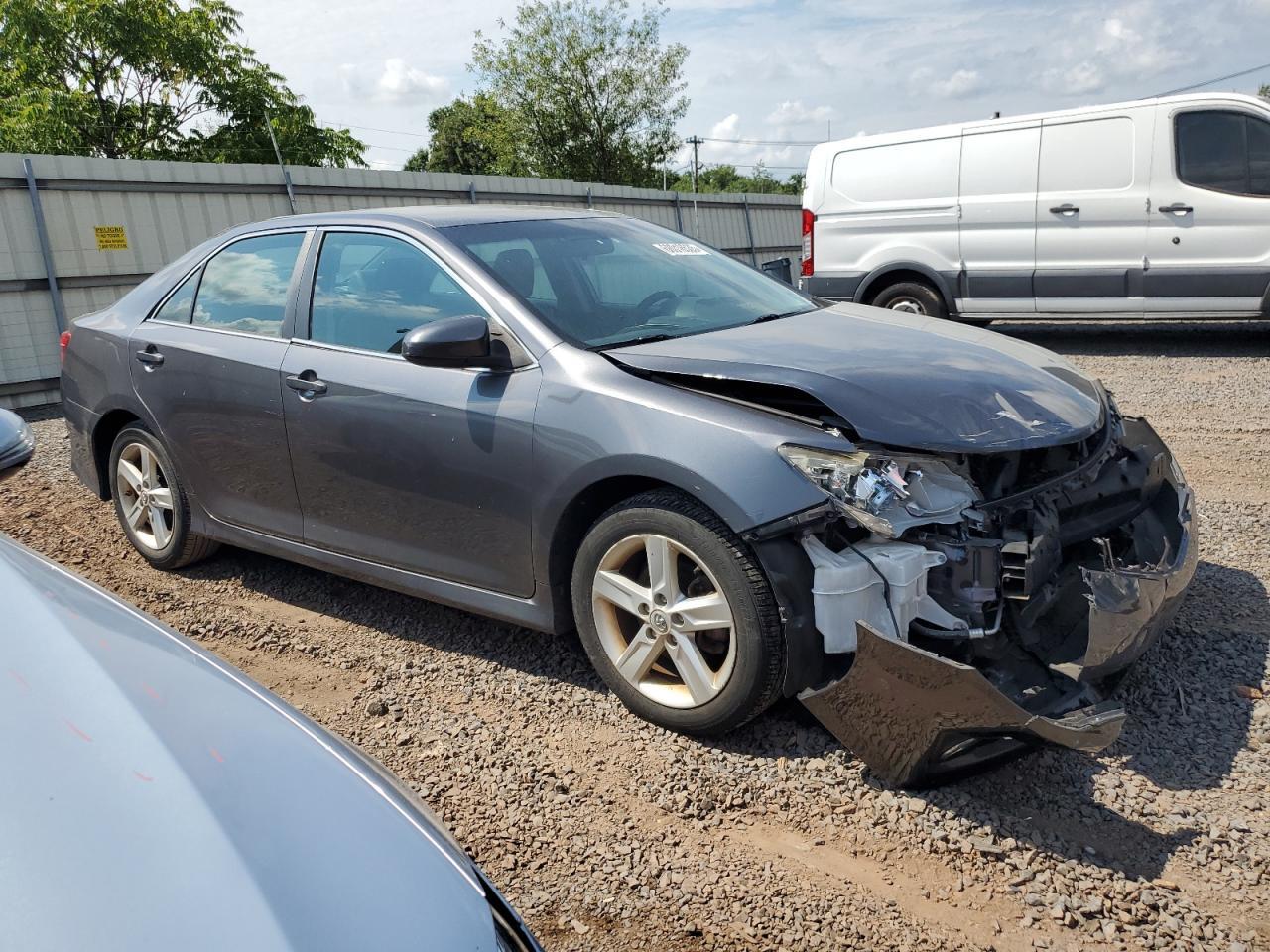 2014 TOYOTA CAMRY
