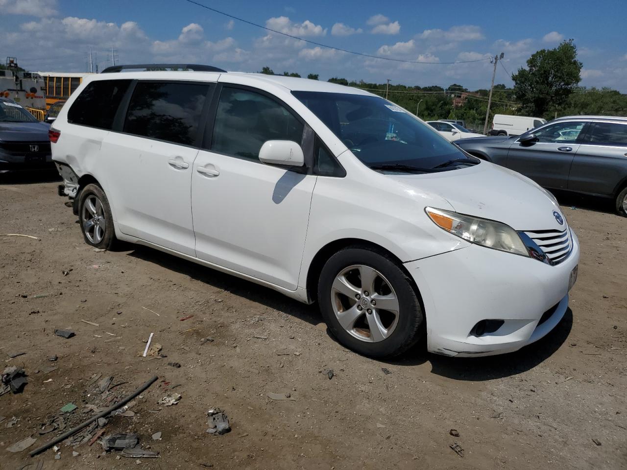 2015 TOYOTA SIENNA