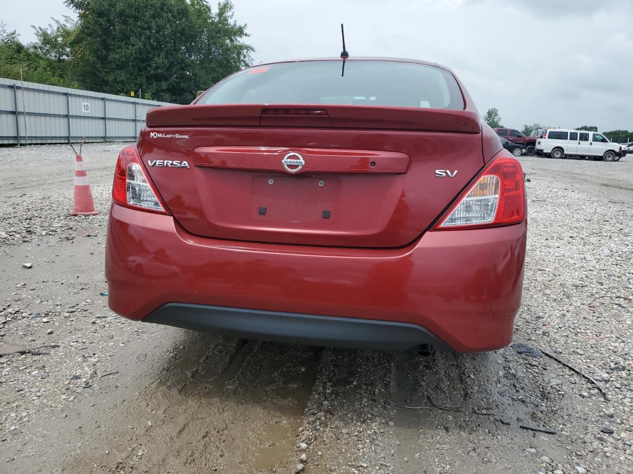 2017 NISSAN VERSA