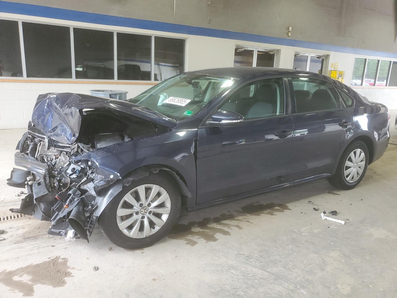 2012 VOLKSWAGEN Passat