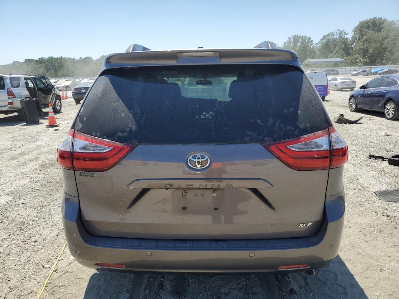 2015 TOYOTA SIENNA