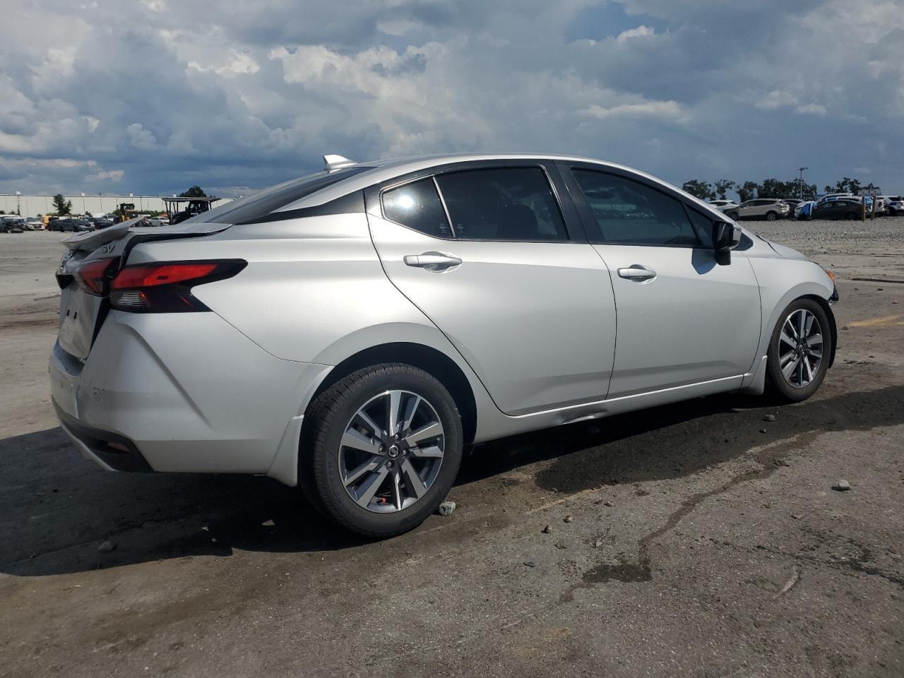2020 NISSAN VERSA