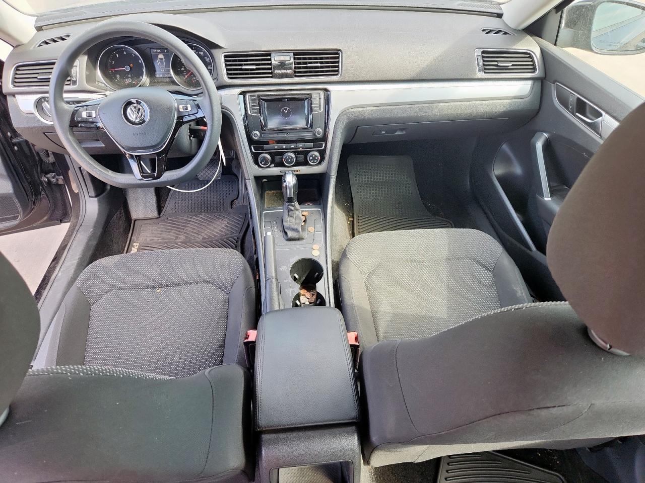 2018 VOLKSWAGEN Passat