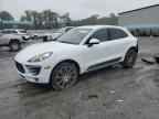 2016 PORSCHE Macan