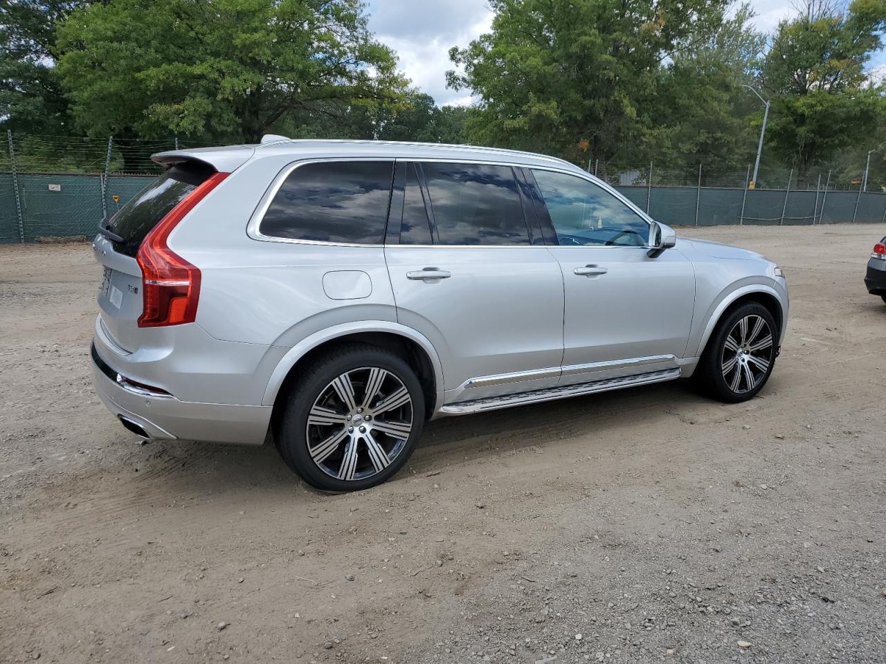 2020 VOLVO XC90