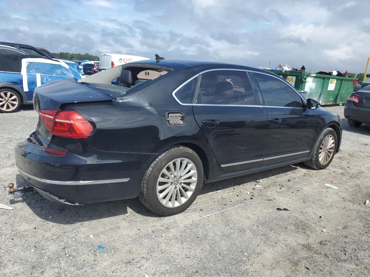 2016 VOLKSWAGEN Passat