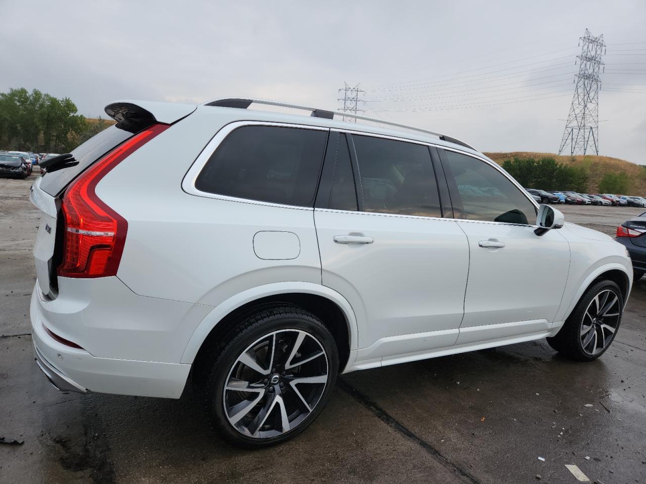 2019 VOLVO XC90