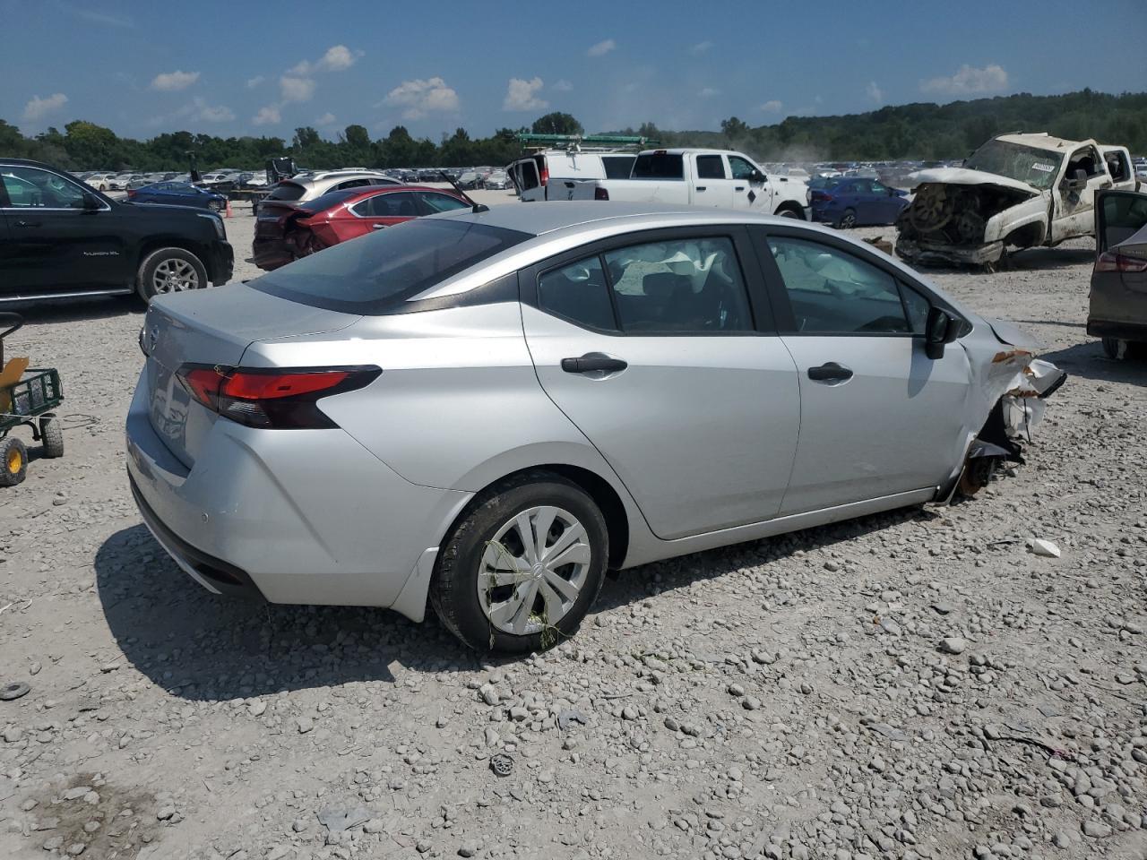 2021 NISSAN VERSA